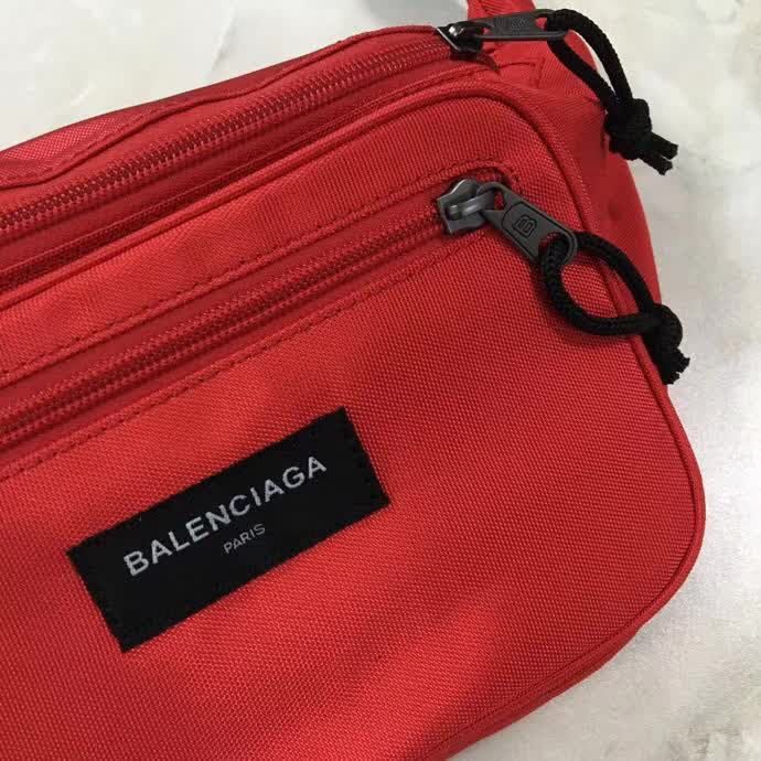 BALENCIAG巴黎世家 帆布胸包腰包 簡單輕便  BL1133